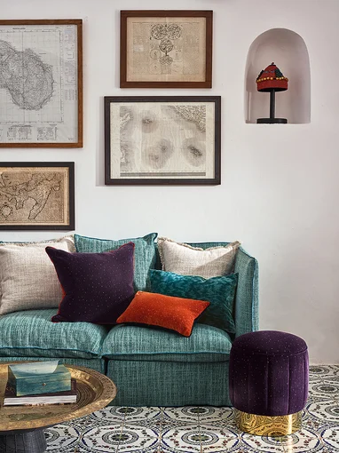 Grounded slip cover sofa | Zinc Textile Pantelleria Weaves Collection