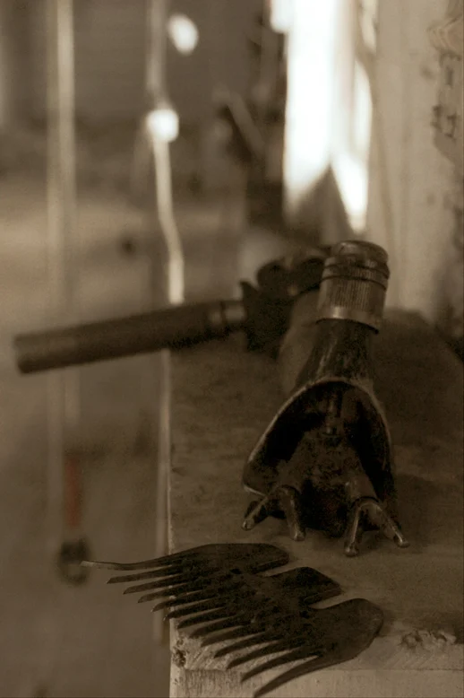 The weapon - a shearing 'handpiece'