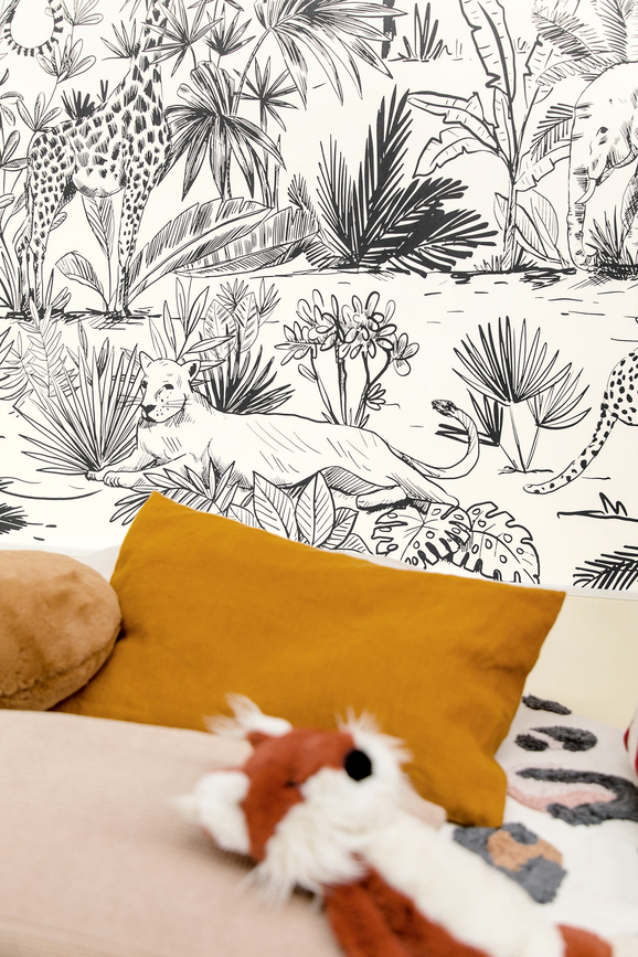 Photo of the fabric Decouvrir Med Wallpanel 10359 90 03 in situ by James Dunlop. Use for Wall Covering, Wall Panel/Mural