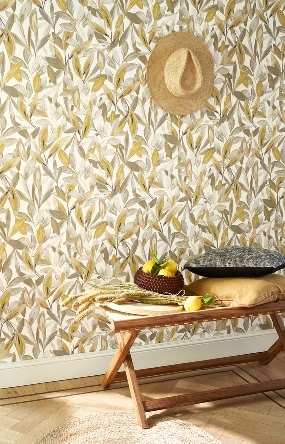 Photo of the fabric Hojas Wallpaper 8597 8597 10 26 in situ by Casadeco. Use for Wall Covering. Style of Floral And Botannical