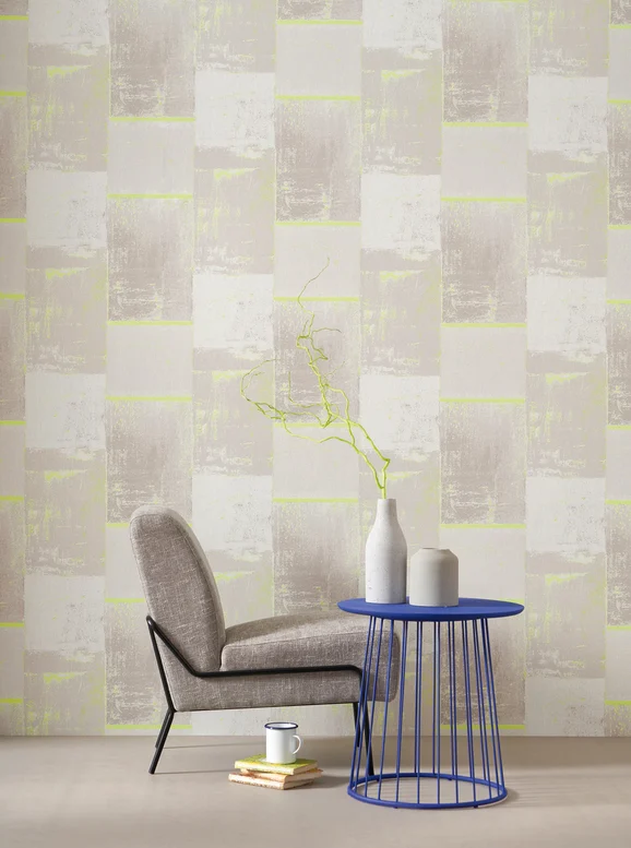 Photo of the fabric Color Field Wallpaper 8617 8617 43 18 in situ by Casadeco. Use for Wall Covering. Style of Geometric
