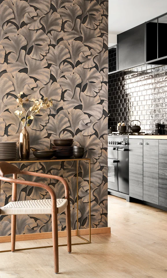 Photo of the fabric Biloba Wallpaper 8624 8624 94 04 in situ by Casadeco. Use for Wall Covering. Style of Floral And Botannical