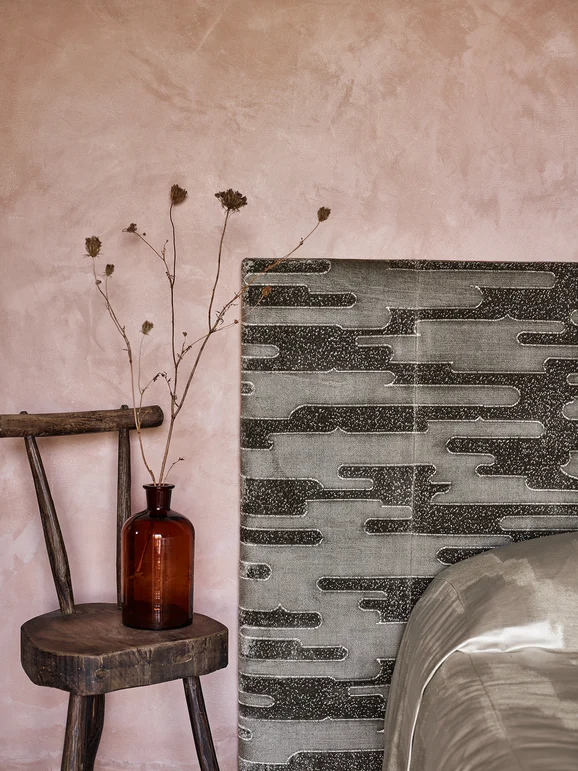 Photo of the fabric Salvador Z727 04 in situ by Zinc. Use for Upholstery, Accessory. Style of Abstract