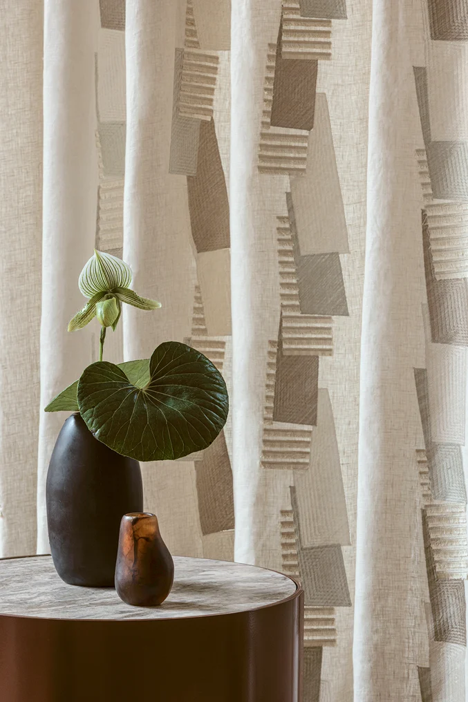 Embroidery | Assemblage colour Pumice by Mokum