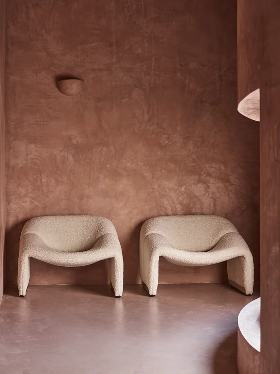 Photo of the fabric Drake Z699 10 in situ by Zinc. Use for Upholstery, Accessory. Style of Plain