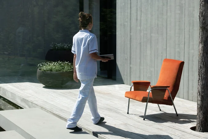 Chair upholstered in Velvo