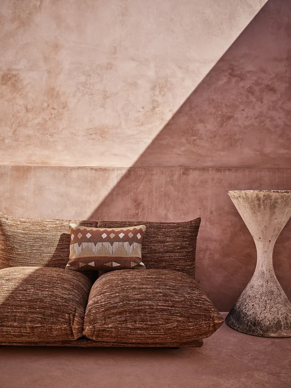 Photo of the fabric Araujo Z725 07 in situ by Zinc. Use for Upholstery, Accessory. Style of Abstract