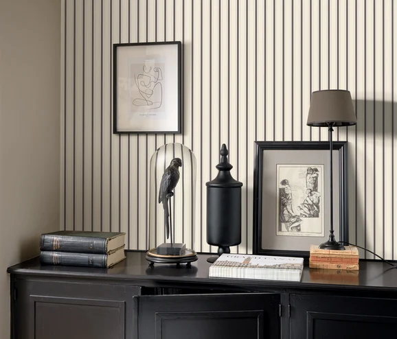 Photo of the fabric Rayure 18E Wallpaper 8157 8157 71 04 in situ by Casadeco. Use for Wall Covering. Style of Stripe