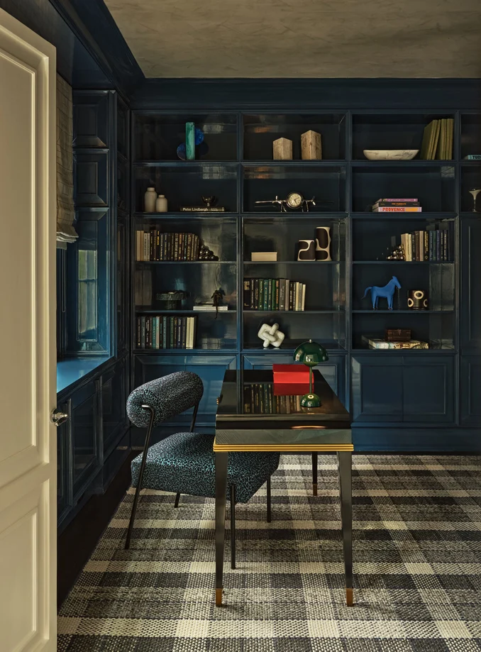Park Avenue interior by Allison Garcy Interiors | Chair in Leopardo colour Sapphire by Catherine Martin by Mokum | Image sourced from Pinterest