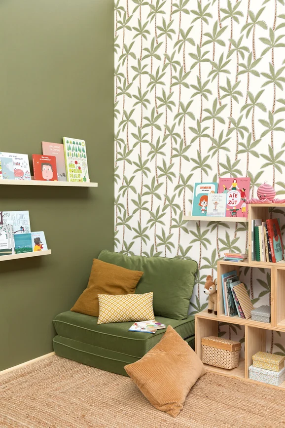 Photo of the fabric Se Balancer Wallpaper 10351 20 70 in situ by James Dunlop. Use for Wall Covering
