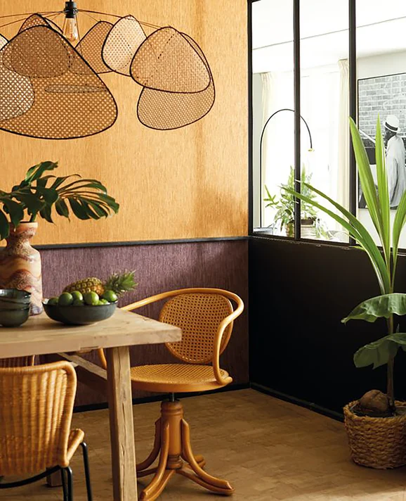Photo of the fabric Madera Wallpaper 8436 8436 74 36 in situ by Casadeco. Use for Wall Covering